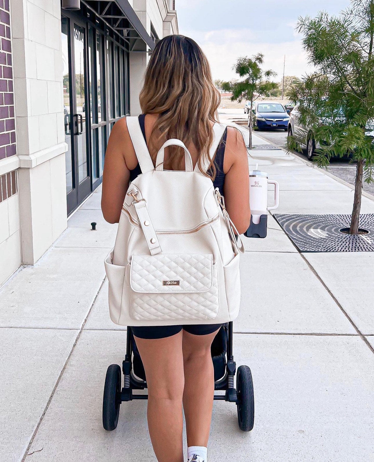 Newborn Diaper Bag Essentials: What to Pack for Your Baby's First Outing