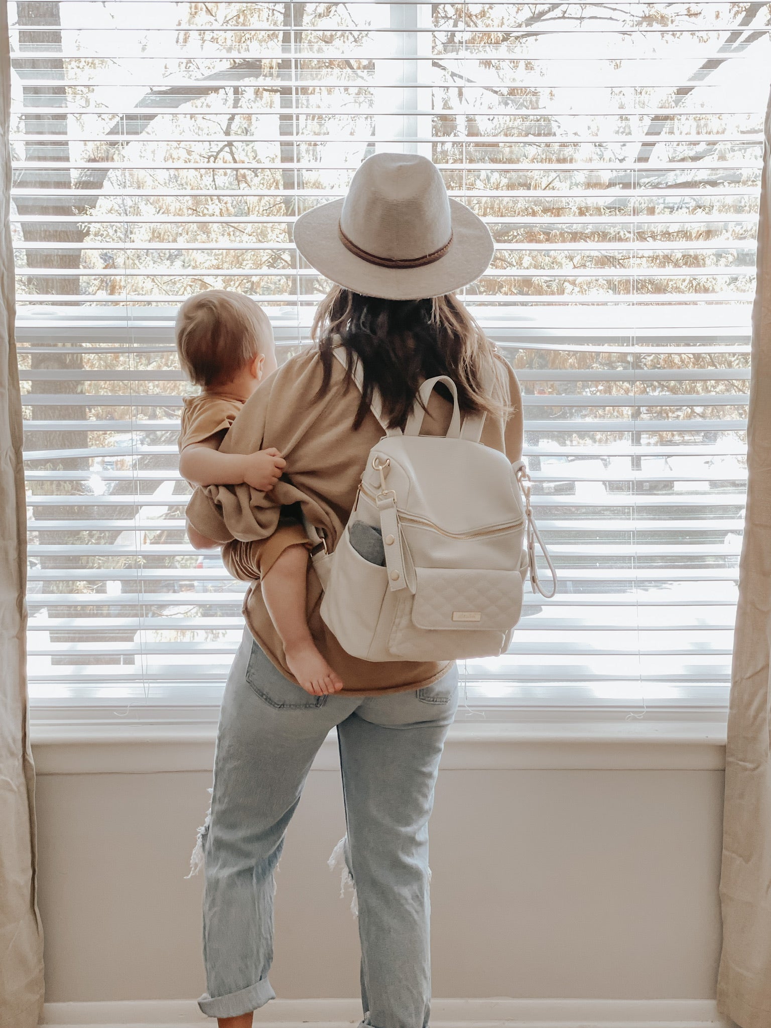 Traveling with a Baby: What to Pack and How to Stay Organized