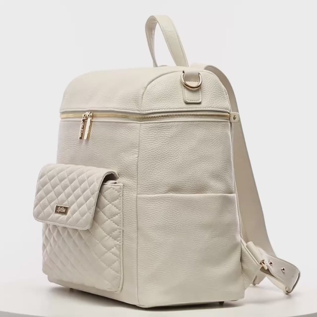 Functional video of Luli Bebe luxury diaper bag showcasing smart organization, stylish design, and mom-approved travel features