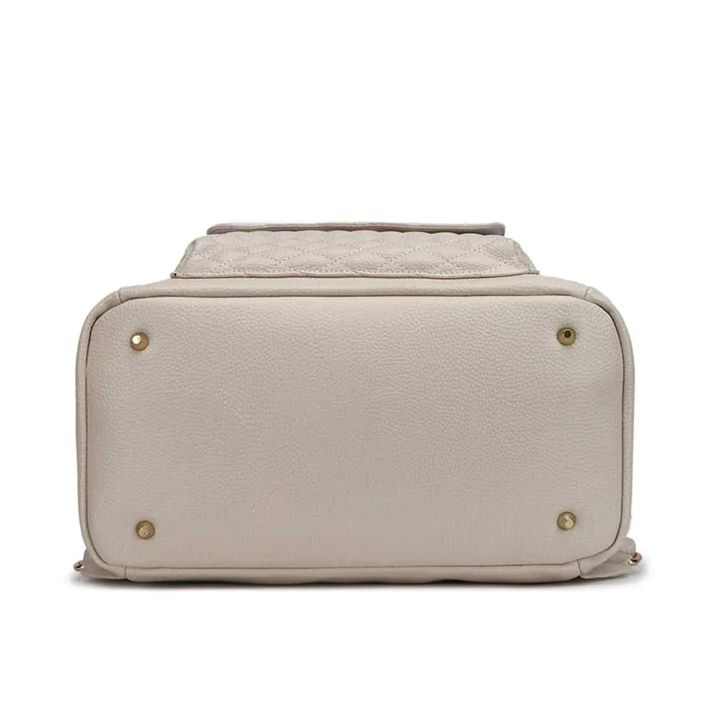 Structured bottom of Signature Pearl White diaper bag by Luli Bebé – durable base for stylish everyday